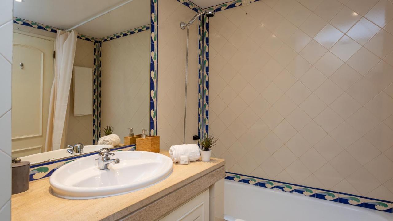 Marina 2Bdr Apartment With Balcony & Pool - 5Min From Beach By Lovelystay Quarteira Exteriér fotografie